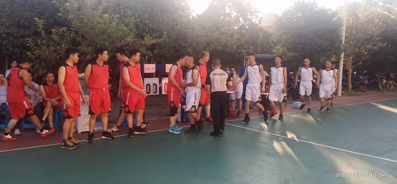桂林鴻程秋季籃球賽半決賽火熱來(lái)襲！