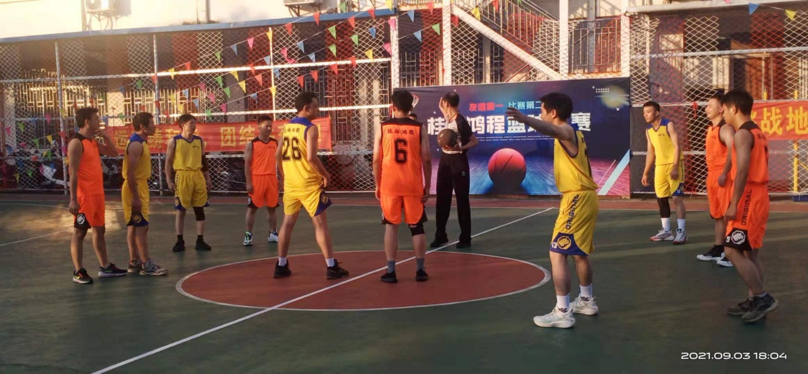 桂林鴻程秋季籃球賽半決賽火熱來(lái)襲！