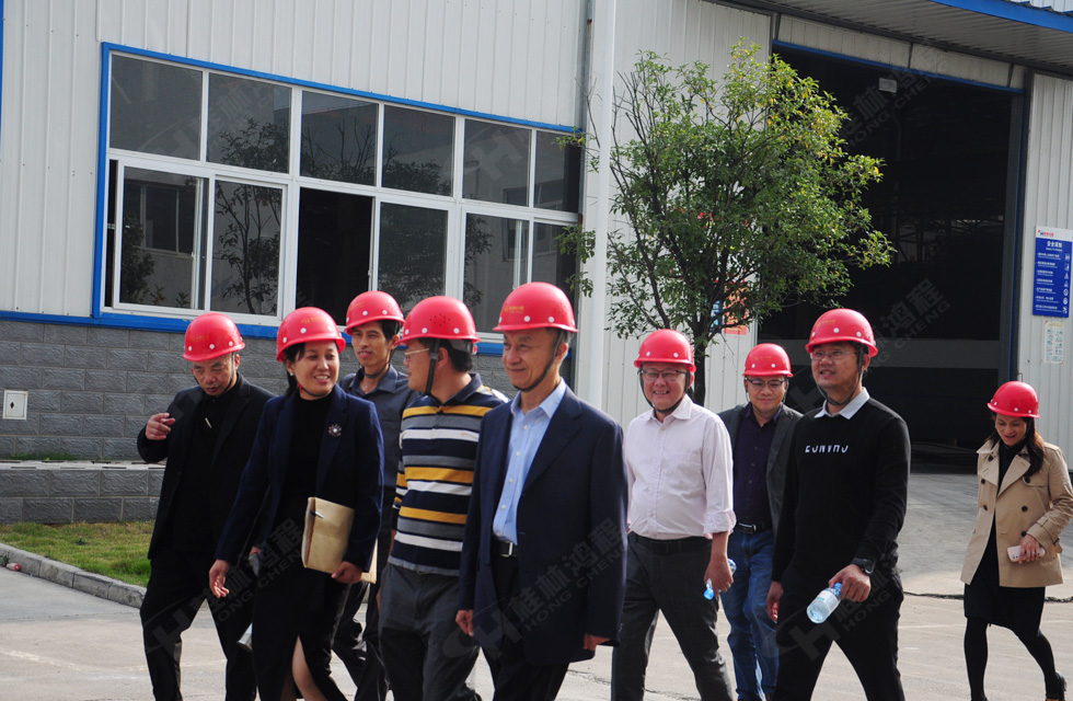 廣西塑料行業協會一行蒞臨桂林鴻程參觀指導! 廣西塑料行業協會一行蒞臨桂林鴻程參觀指導!